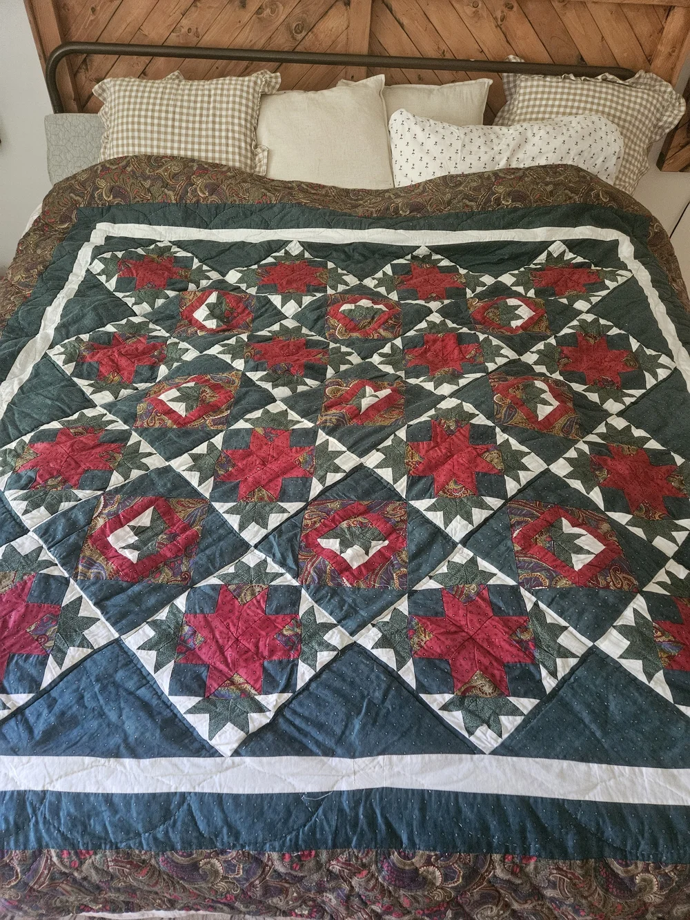 Classic Handmade Green and Red Patchwork Quilt - Home Bedding